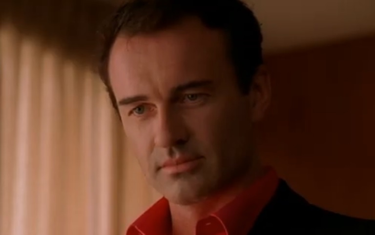 Meghalt Julian McMahon, a Kés/Alatt színésze