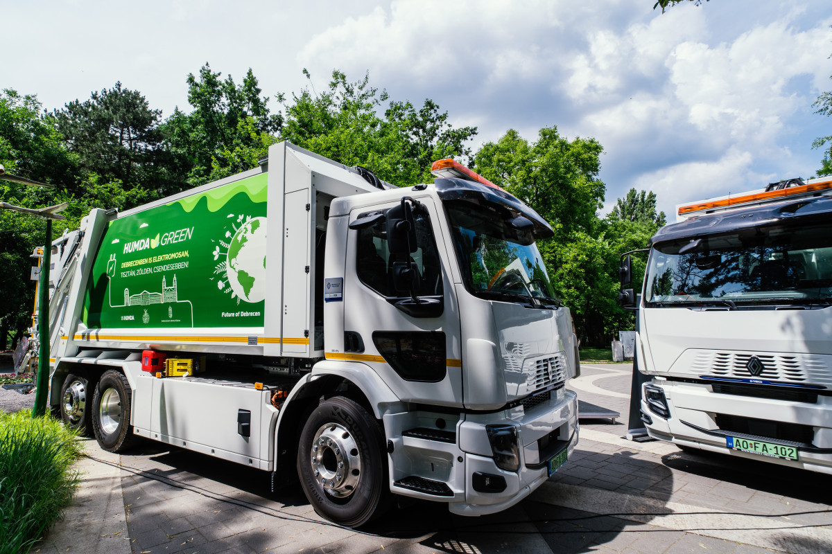 Elektromos hulladékgyűjtők érkeztek Debrecenbe