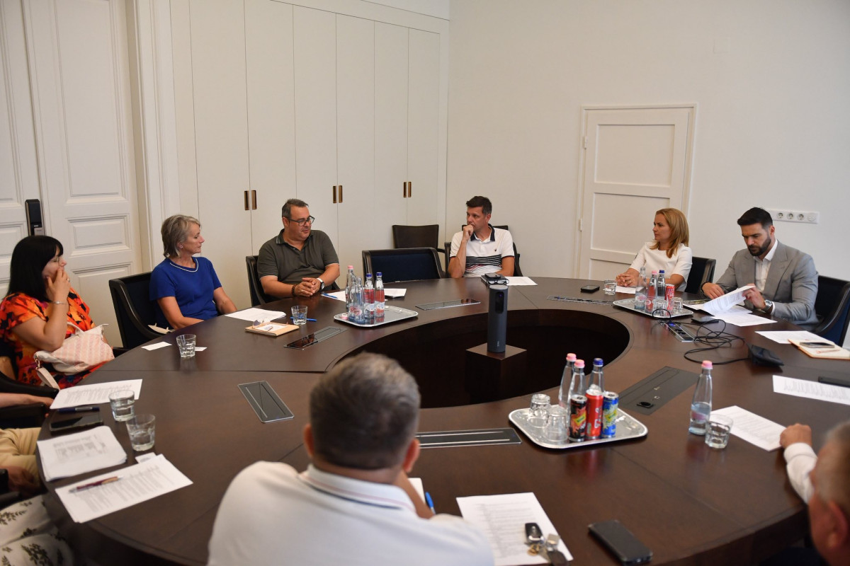 Megvitatták, mi legyen a debreceni hajléktalanokkal