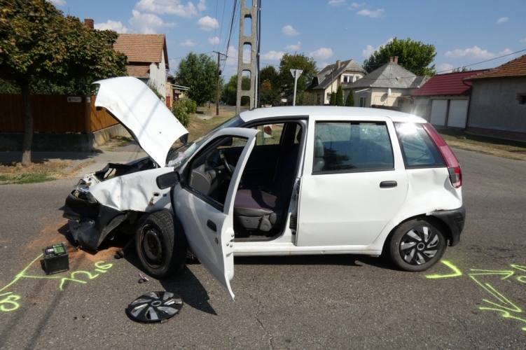 Eltiltva, bódult állapotban vezetett Debrecenben, később balesetet is okozott a férfi