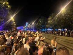 Esti virágkarneváli felvonulás Debrecenben