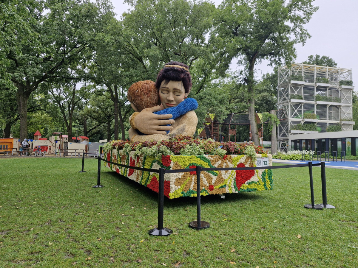 Az ölelés ereje a Sziget-kékben