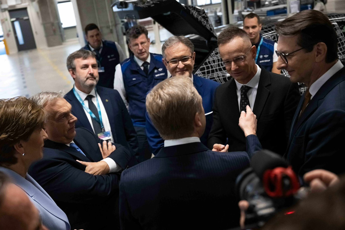 Szijjártó Péter szerint a BMW debreceni gyára óriási lökést fog adni a magyar autóiparnak