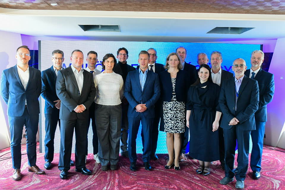 A Tisza Pár egészségügyi háttércsapata