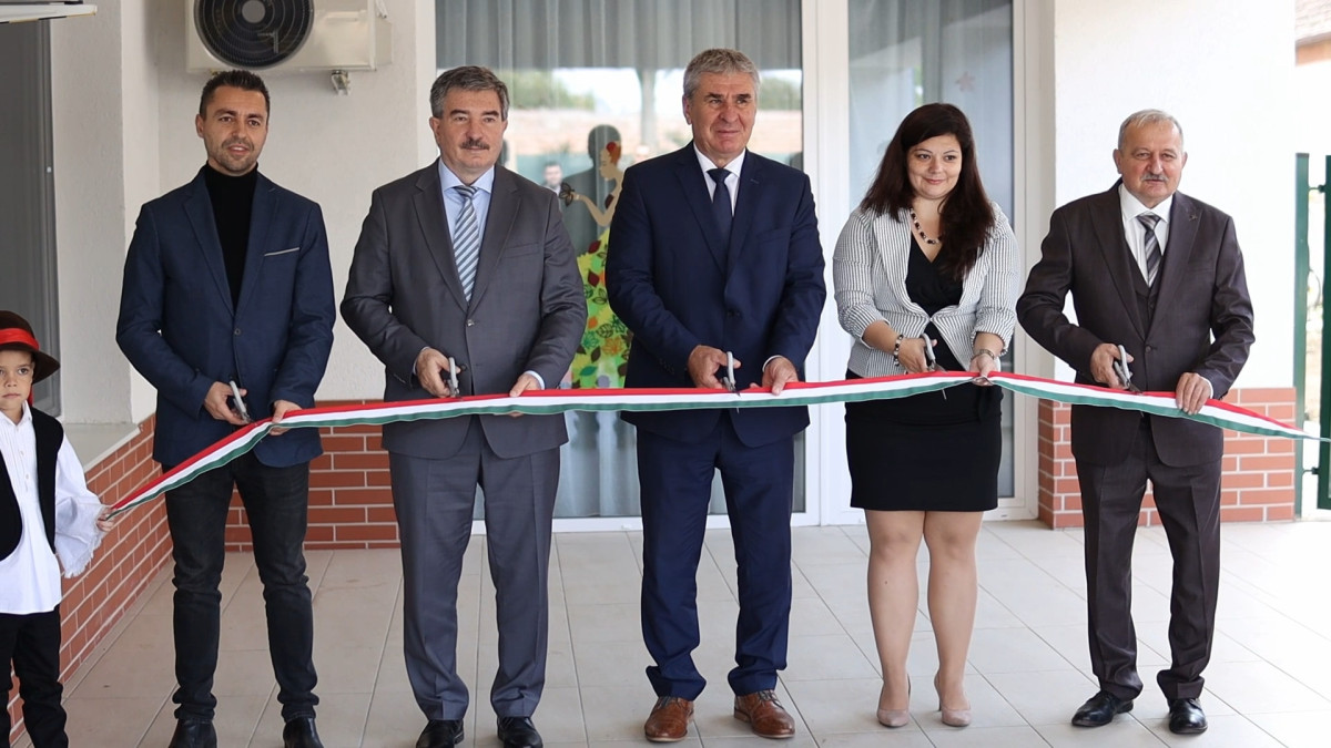 Új bölcsődét kapott Hajdúszovát