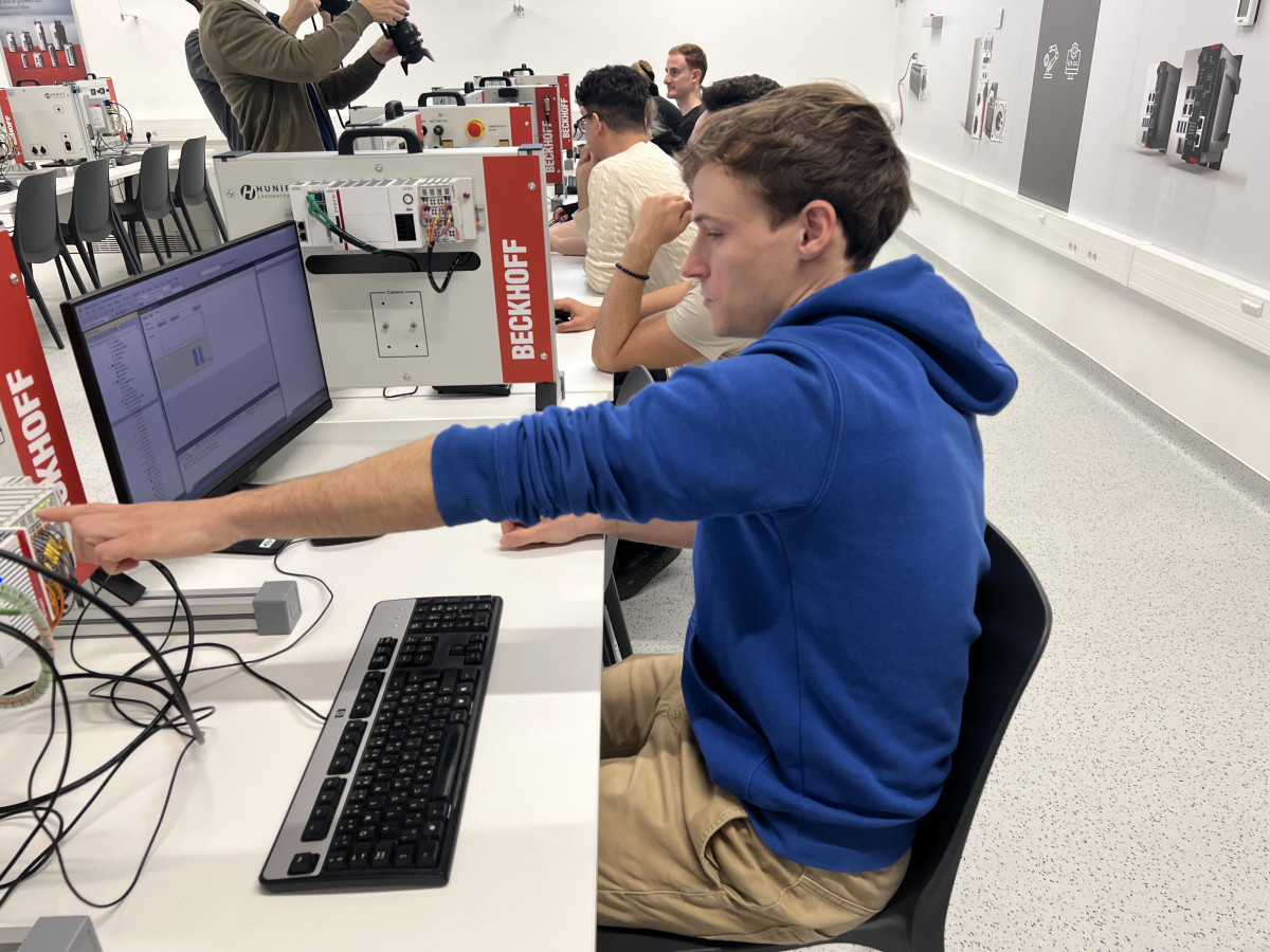 Átadták a csúcstechnológiás Beckhoff Laboratóriumot a Debreceni Egyetemen