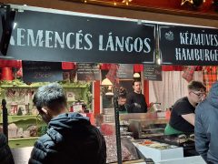 Kemencés lángos a debreceni karácsonyi vásárban