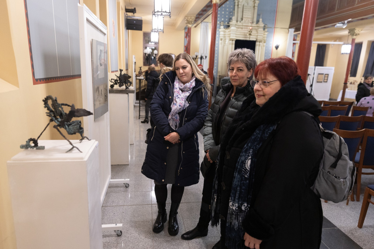 Megnyílt Léderer Tamás életmű-kiállítása Debrecenben