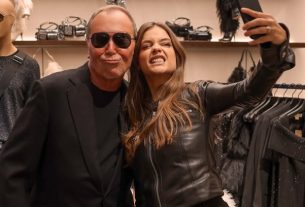 Michael Kors-szal szelfizett Palvin Barbi