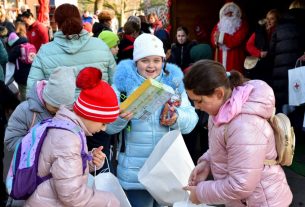Vöröskereszt gyerekekkel a debreceni állatkertben