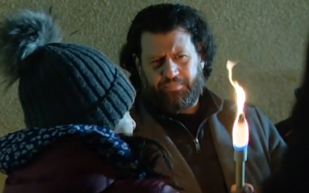 A Szőlő utcai javítóintézet előtt tüntettek Puzsér Róberték