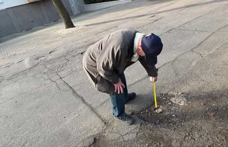 Túl szűk a debreceni Kürtös utca