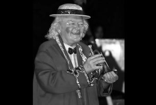 Elhunyt ifjabb Eötvös Gábor, az ismert zenebohóc