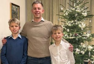 Magyar Péter a fiaival