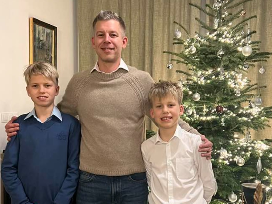 Magyar Péter a fiaival