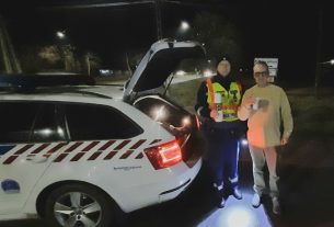 Koffeinnel kínálták a rendőrök az autósokat Hajdú-Biharban