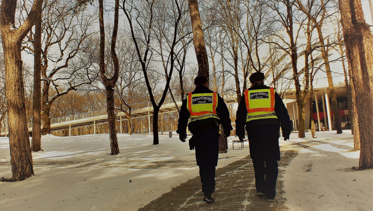 tél rendőrség
