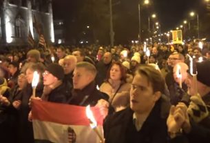 A felvidéki magyarokért tüntettek a szlovák nagykövetség előtt