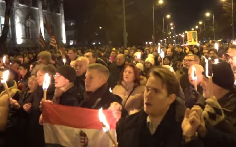 A felvidéki magyarokért tüntettek a szlovák nagykövetség előtt