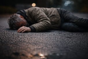 Gyilkosság, földön fekvő ember