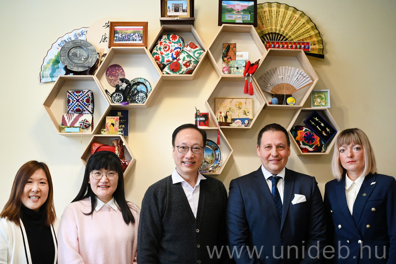 Hongkongi egyetemmel működhet együtt a Debreceni Egyetem