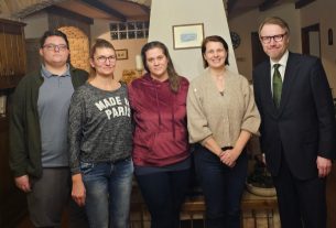 A Mikepércsi Anyákhoz is ellátogatott a brit nagykövet