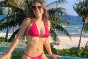 Bikiniben mutatta meg bomba testét Elizabeth Hurley