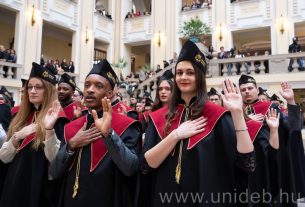 TTK-s diplomaosztó a Debreceni Egyetemen
