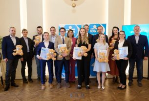 Közönségdíjat nyert a debreceni házi gyermekorvos a K&H gyógyvarázs jövő gyógyítói pályázatán