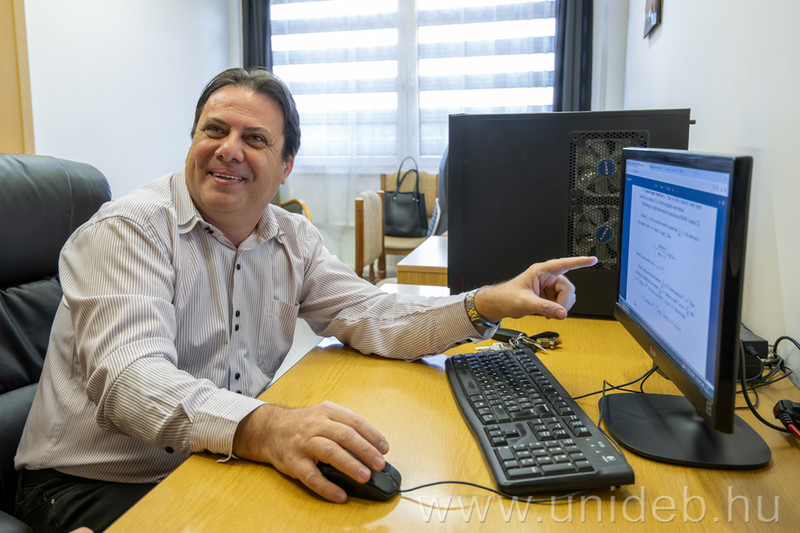 Pink István, a Debreceni Egyetem kutatója