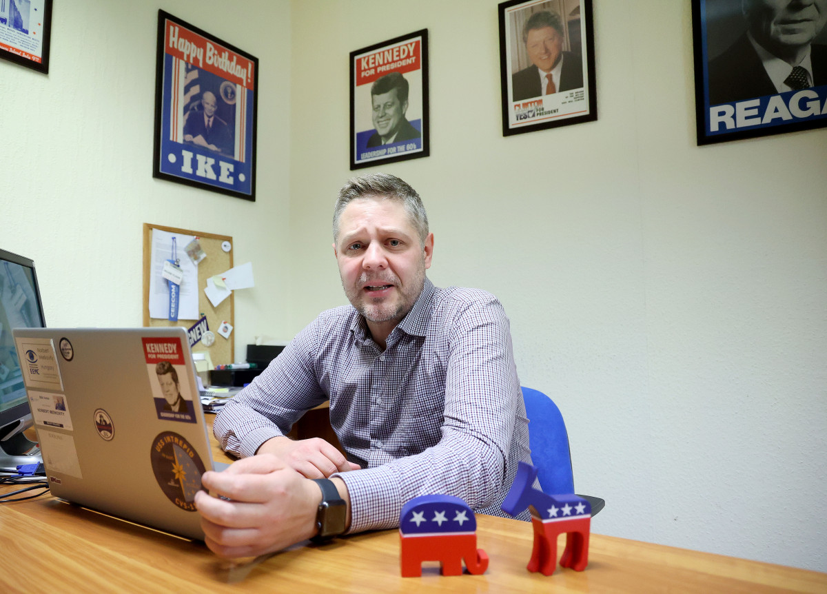 Dr. habil. Merkovity Norbert