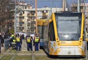 Halálos villamosgázolás Debrecenben