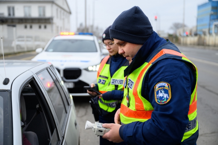 Ittasan, eltiltás hatálya alatt vezetett egy férfi Debrecenben