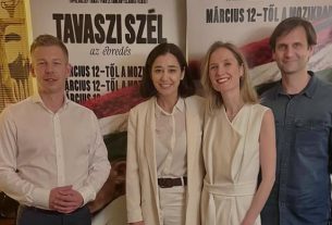 Gryllus Dorka Magyar Péterrel készített közös fotót