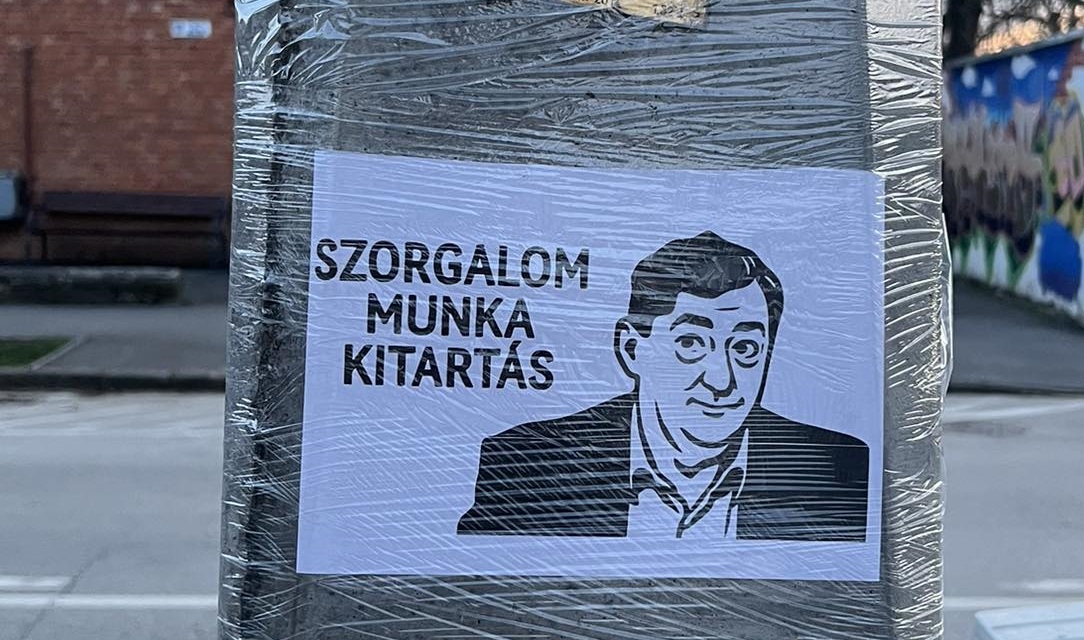 Záhonyi plakátk miatt hisztizik a Fidesz