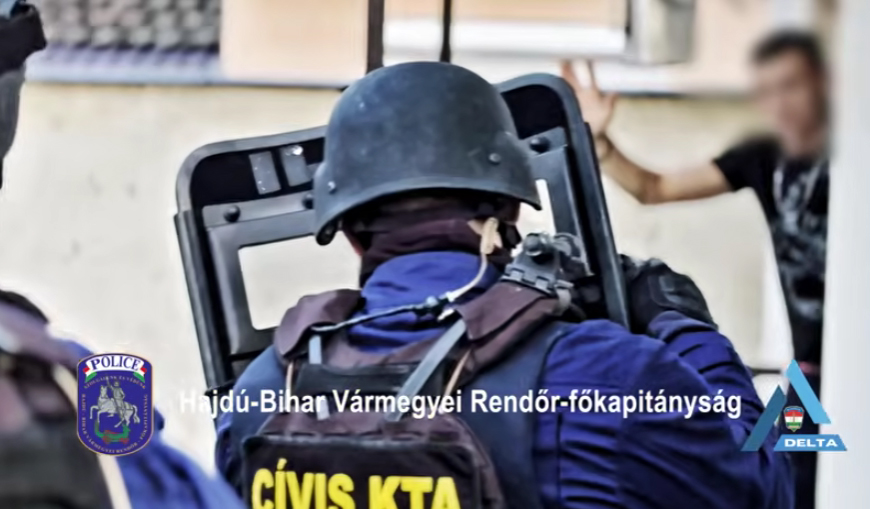 Így csaptak le a rendőrök Hajdúszováton