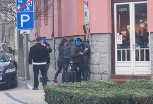 Orbánbúcsúztató fideszes fegyverrel