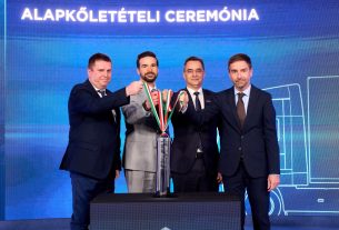 Letették a Debreceni Logisztikai és Kamion Terminál alapkövét