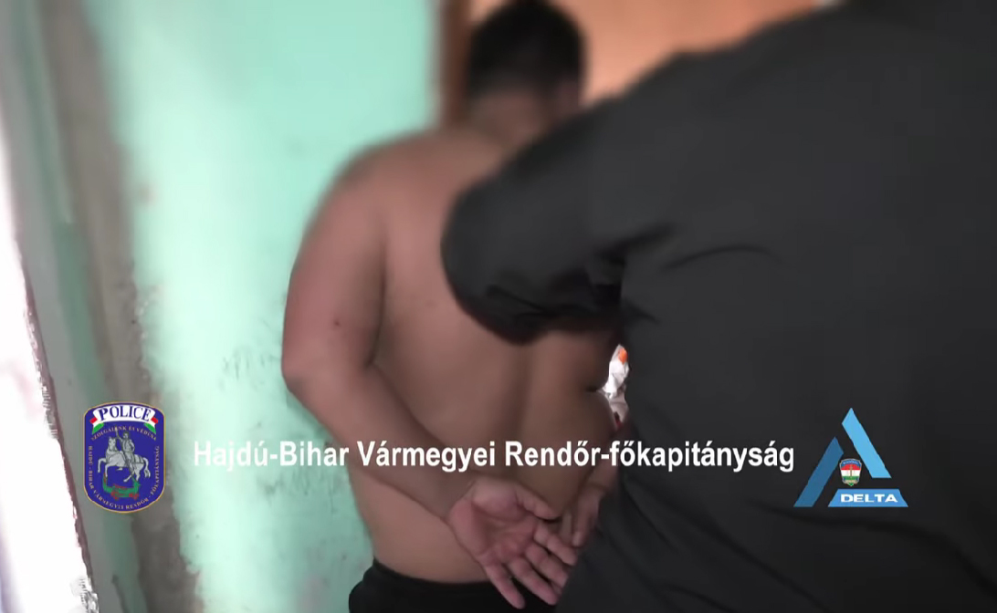 Egyszerre több helyszínen csaptak le a rendőrök Hajdúhadházon