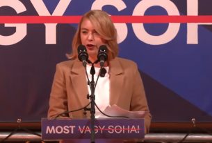 Tompa Enikő - A Tisza Párt kampányzáró rendezvénye Debrecenben