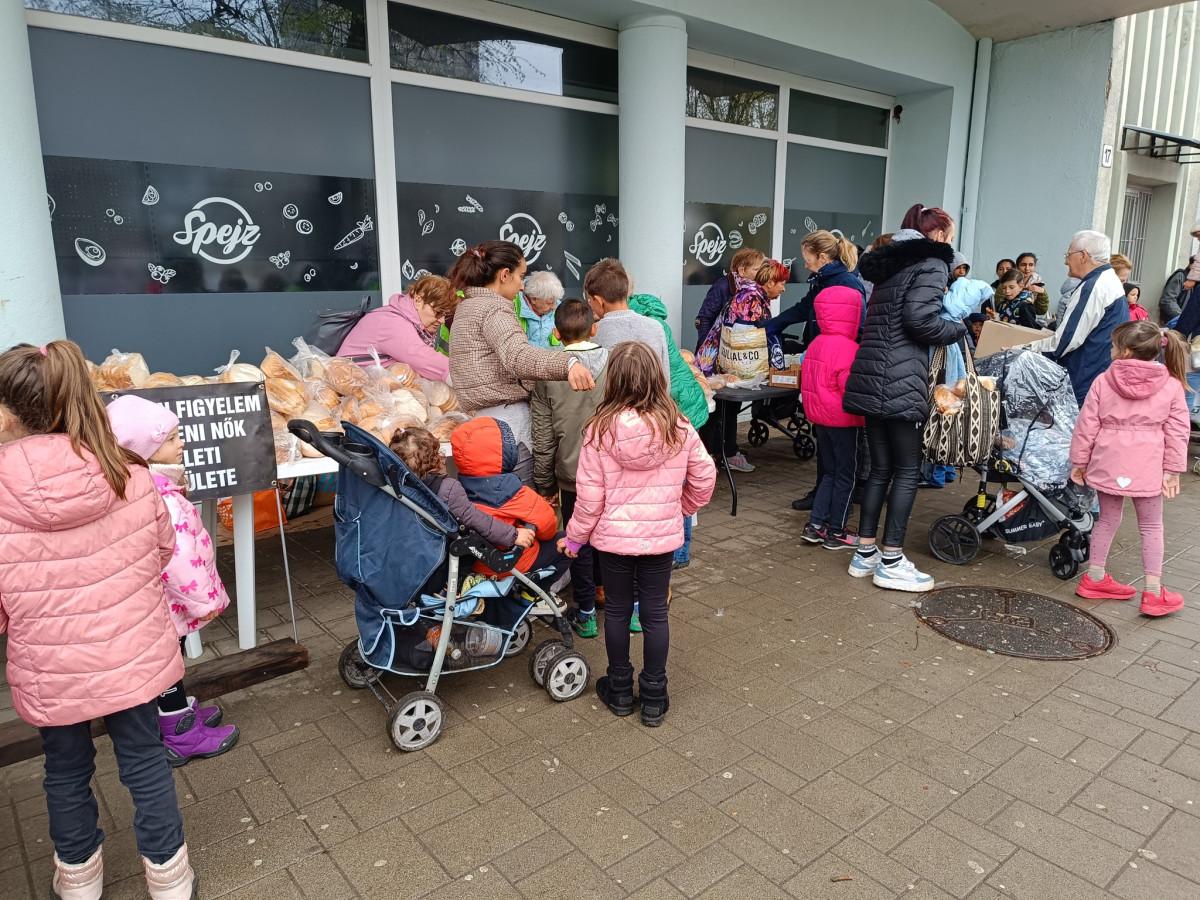 Ételosztás Debrecenben
