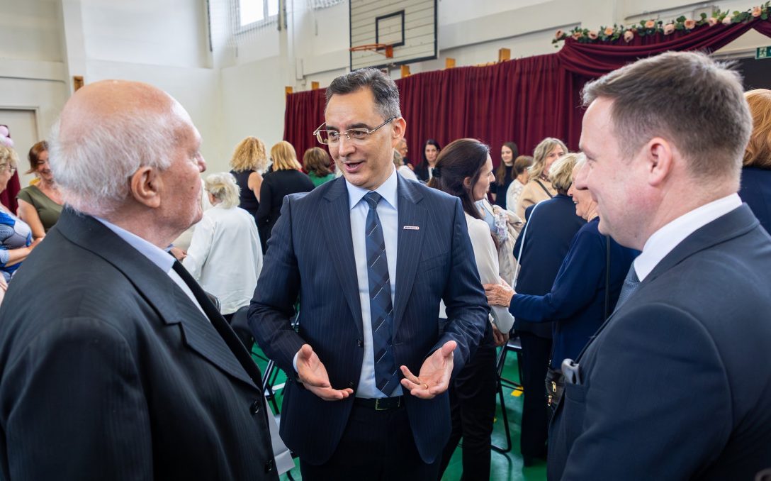 Papp László a debreceni Hatvani István Általános Iskolában