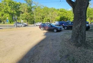 Baleset Debrecenben, a Nagyerdei körút és az Egyetem tér kereszteződésénél