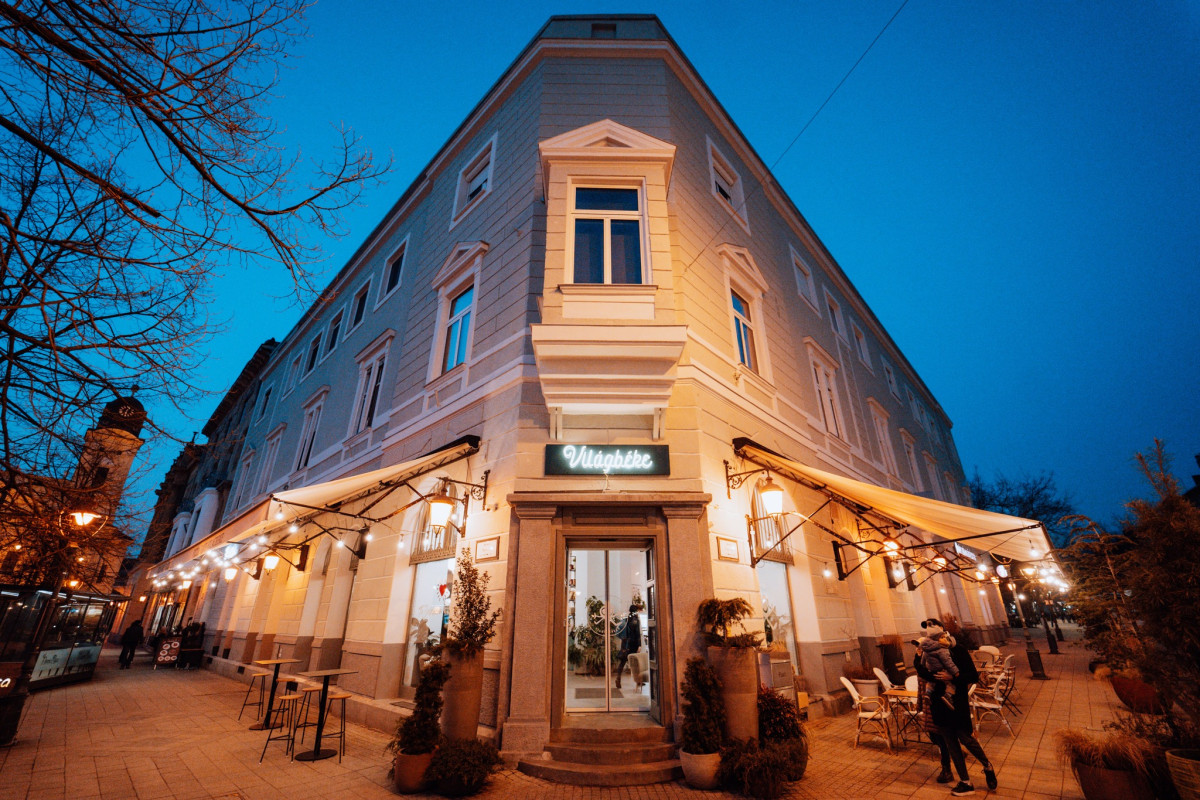 Pizza, Kávé, Világbéke