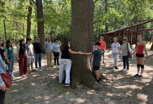 Élőlánccal és piknikkel védték a nyíregyháziak a Sóstói-erdőt