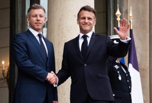 Emmanuel Macron francia elnök fogadta Magyar Péter miniszterelnököt