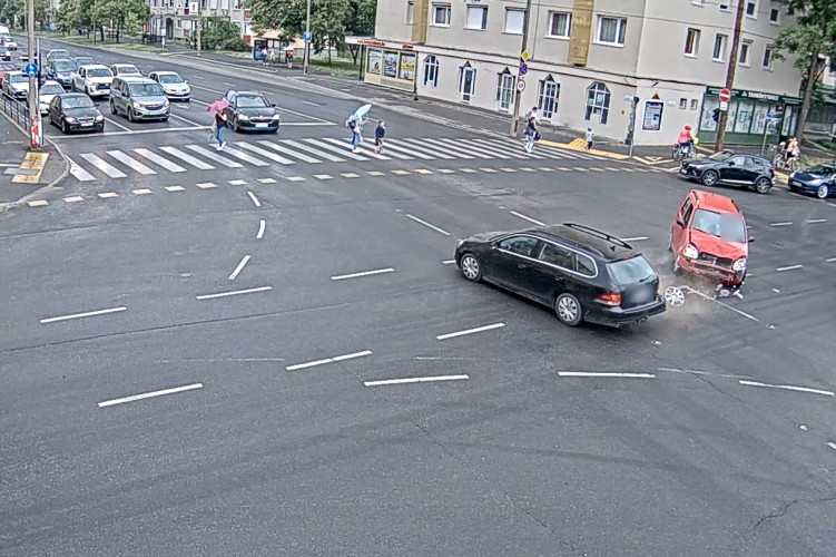 Debreceni baleset szemtanúit keresi a rendőrség