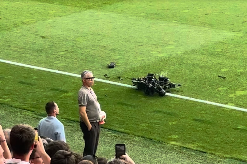 Meccs közben szakadt le egy kamera a Nagyerdei Stadionban
