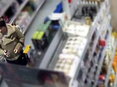 Lopás miatt keresi ezt a nőt a debreceni rendőrség