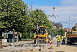 Éjszaka folytatódnak a villamospálya-karbantartási munkák Debrecenben